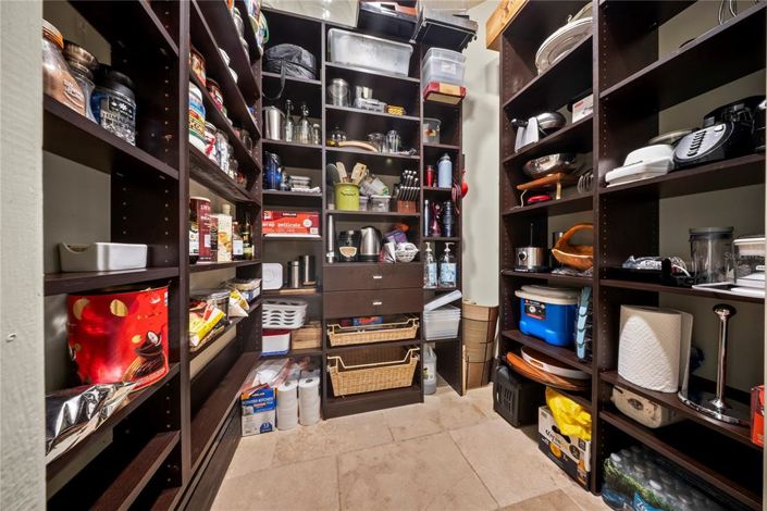 Image No.94-5 Bed Property for sale