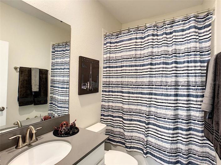 Image No.17-6 Bed Property for sale