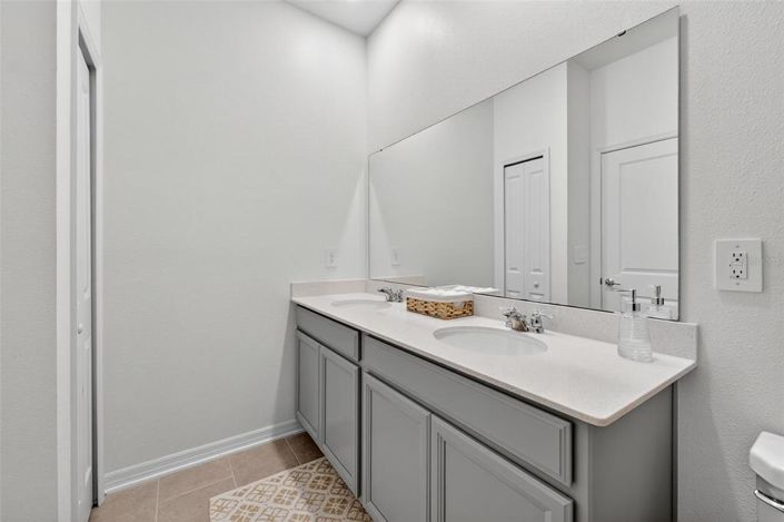 Image No.24-4 Bed Property for sale