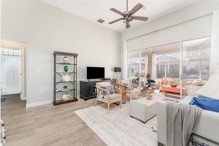 Image No.8-2 Bed Property for sale