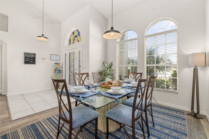 Image No.11-5 Bed Property for sale