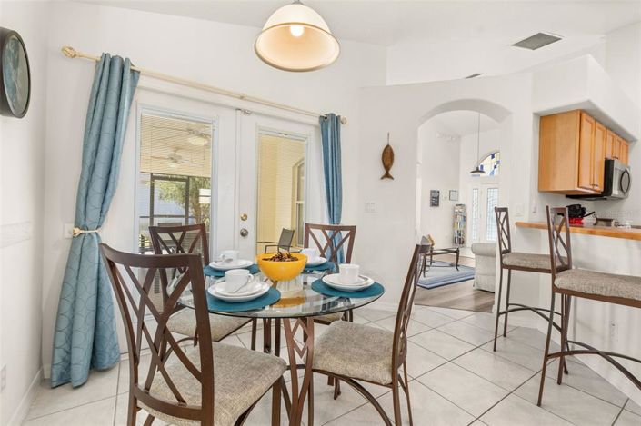 Image No.25-5 Bed Property for sale