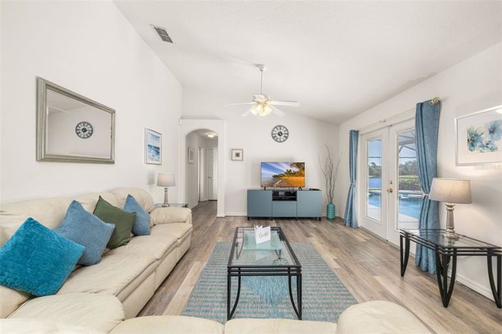 Image No.26-5 Bed Property for sale