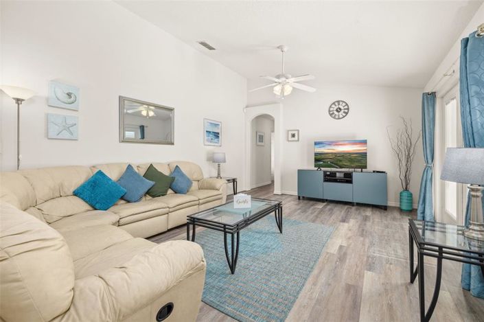 Image No.27-5 Bed Property for sale