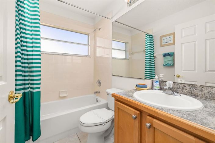 Image No.32-5 Bed Property for sale