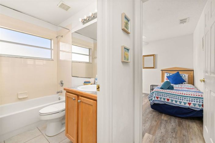 Image No.33-5 Bed Property for sale