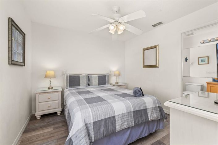 Image No.36-5 Bed Property for sale