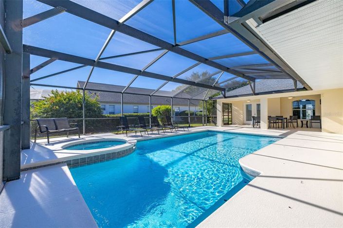 Image No.56-5 Bed Property for sale