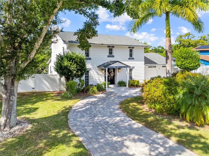 Image No.10-4 Bed Property for sale