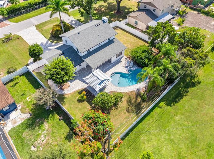 Image No.17-4 Bed Property for sale