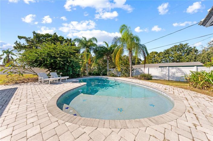 Image No.20-4 Bed Property for sale