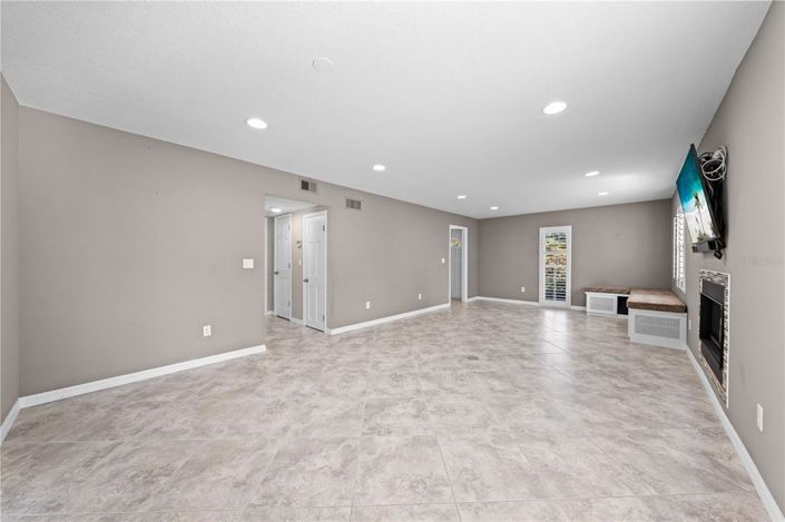 Image No.28-4 Bed Property for sale