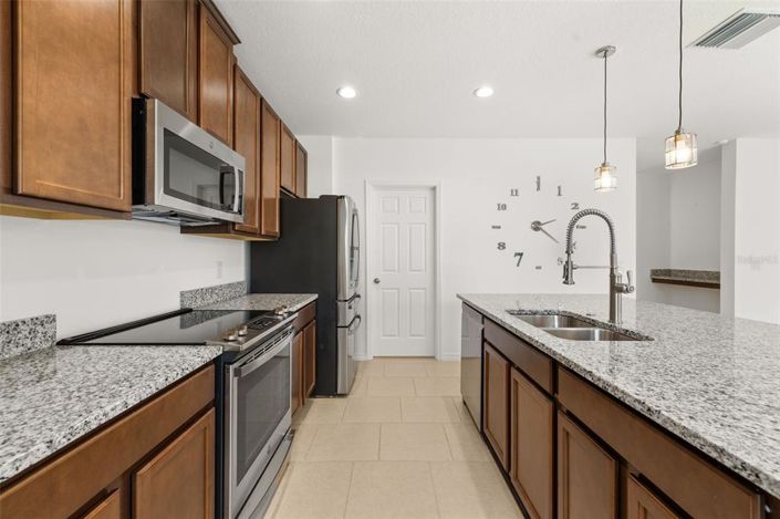 Image No.11-5 Bed Property for sale