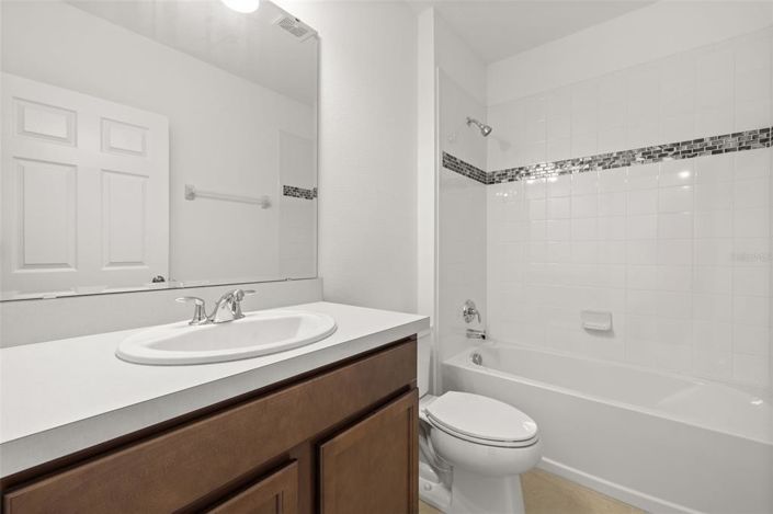 Image No.5-5 Bed Property for sale