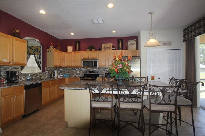 Image No.2-6 Bed Property for sale