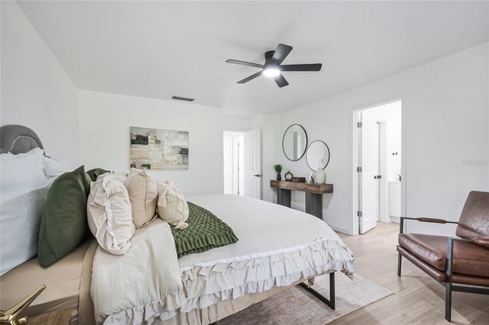 Image No.17-3 Bed Property for sale