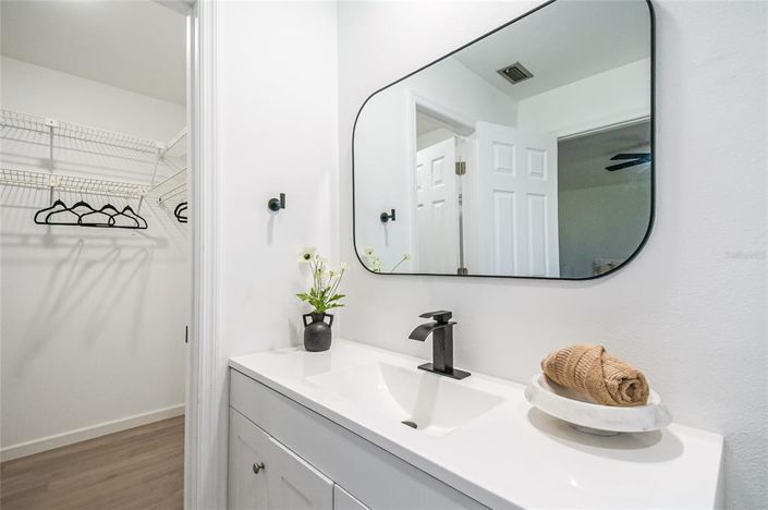 Image No.20-3 Bed Property for sale