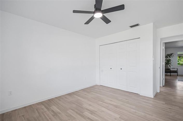 Image No.22-3 Bed Property for sale