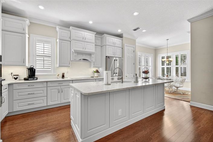 Image No.20-4 Bed Property for sale