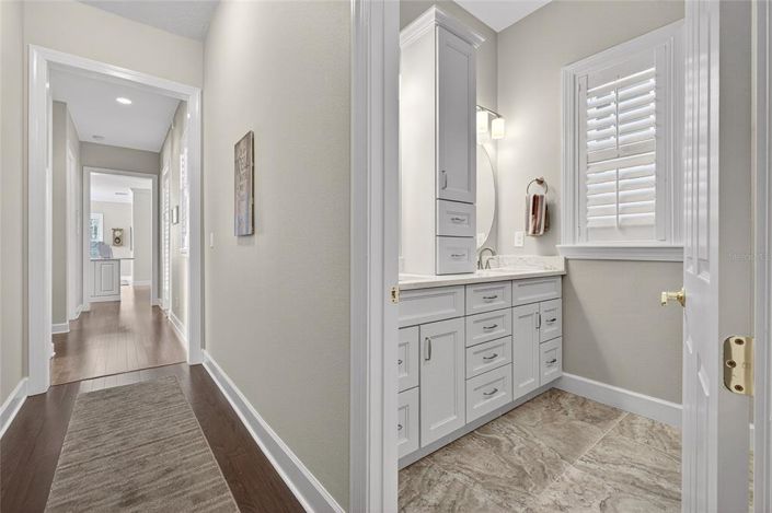 Image No.25-4 Bed Property for sale