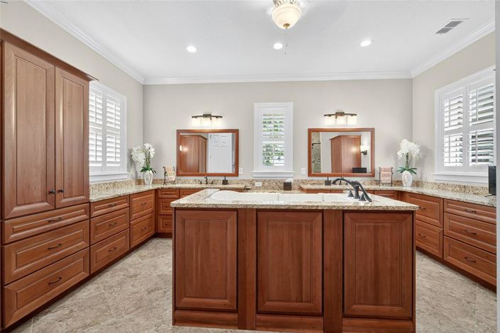 Image No.29-4 Bed Property for sale