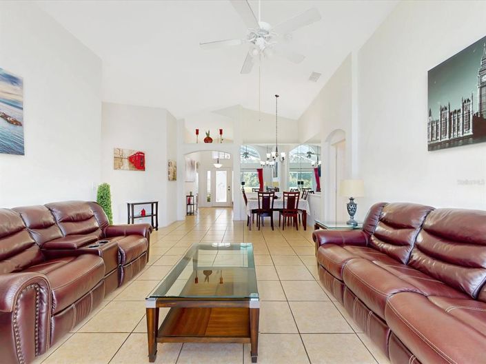 Image No.11-3 Bed Property for sale