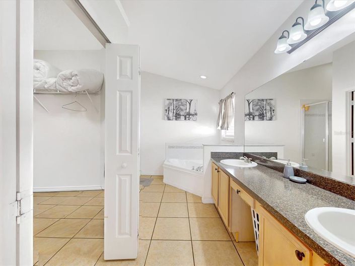 Image No.20-3 Bed Property for sale