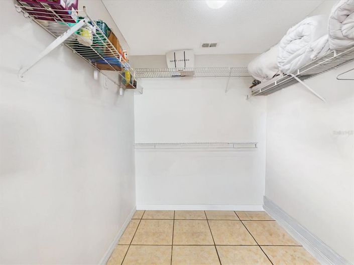 Image No.21-3 Bed Property for sale