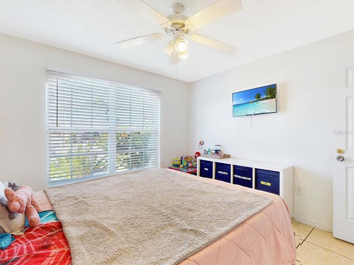 Image No.27-3 Bed Property for sale