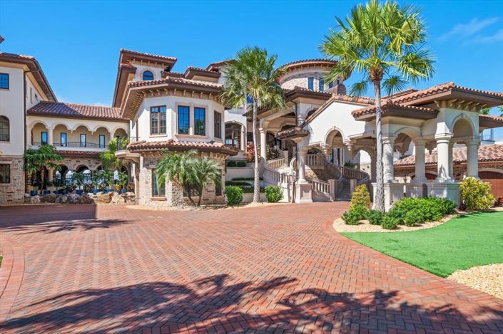 Image No.12-10 Bed Property for sale