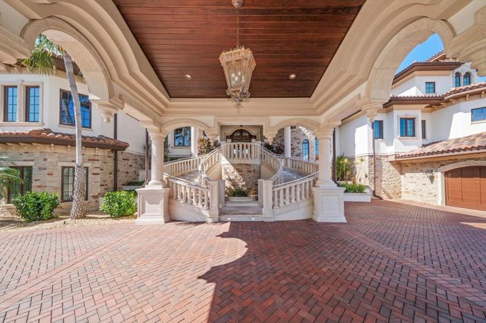 Image No.16-10 Bed Property for sale