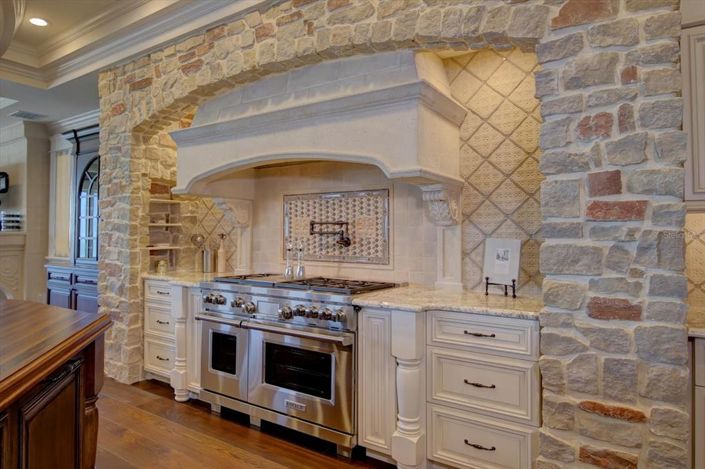 Image No.23-10 Bed Property for sale