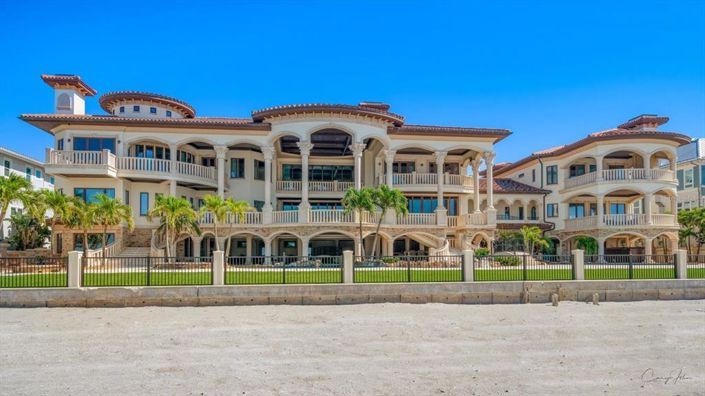 Image No.3-10 Bed Property for sale