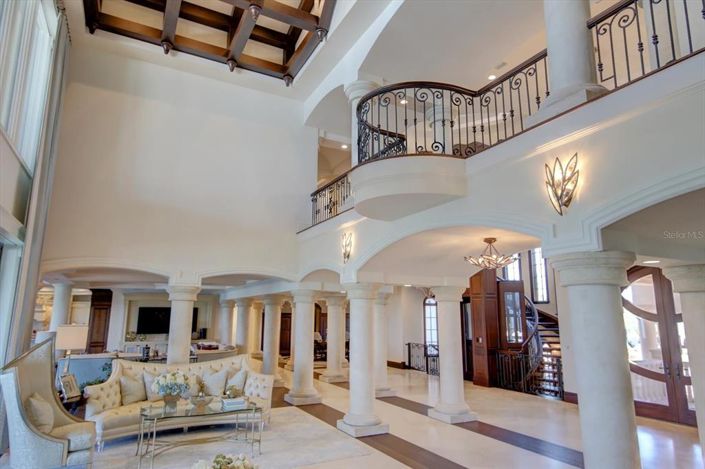 Image No.37-10 Bed Property for sale