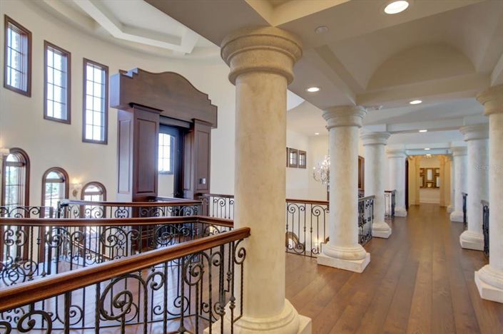 Image No.45-10 Bed Property for sale