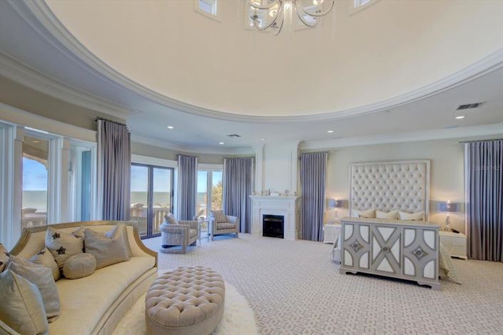 Image No.47-10 Bed Property for sale