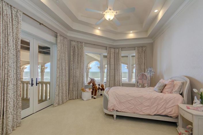 Image No.50-10 Bed Property for sale