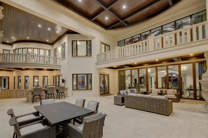 Image No.55-10 Bed Property for sale