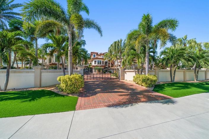 Image No.6-10 Bed Property for sale