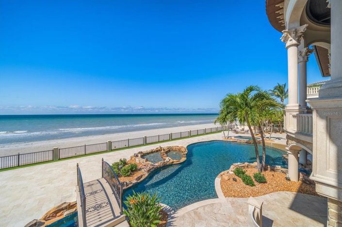 Image No.67-10 Bed Property for sale