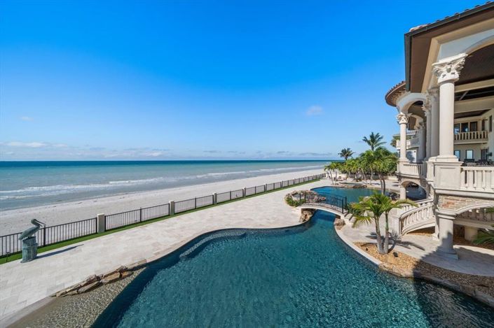 Image No.68-10 Bed Property for sale