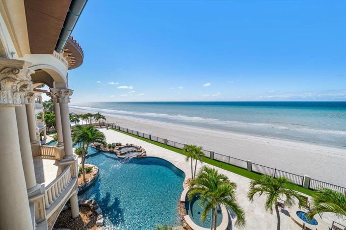 Image No.69-10 Bed Property for sale