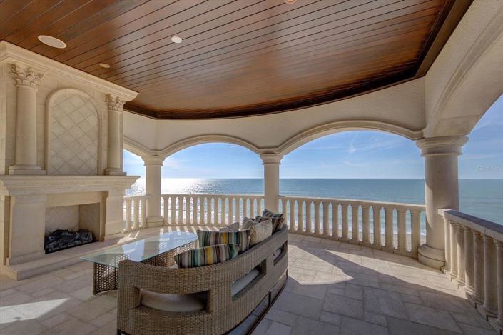 Image No.80-10 Bed Property for sale