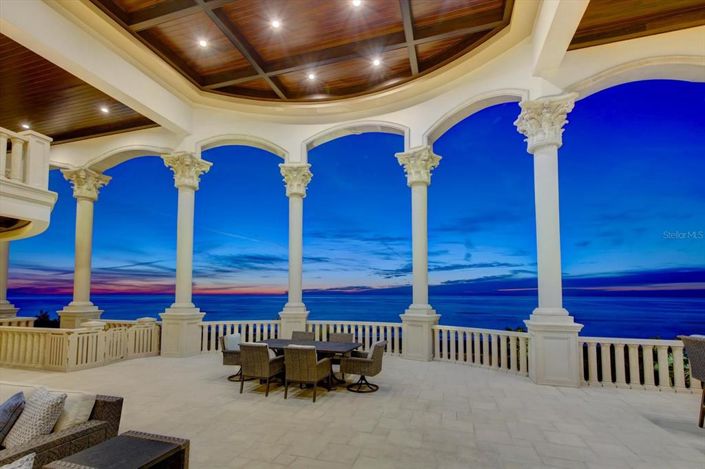 Image No.84-10 Bed Property for sale