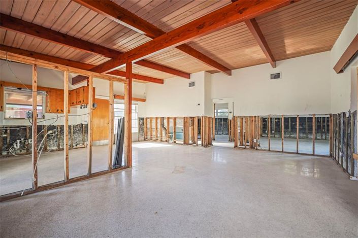 Image No.16-2 Bed Property for sale