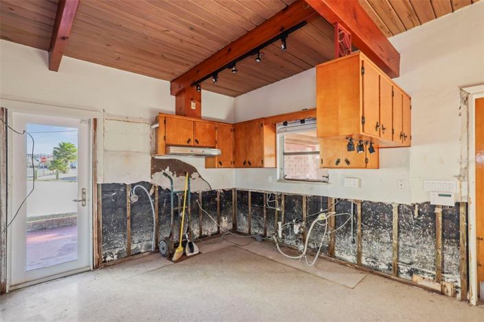 Image No.17-2 Bed Property for sale