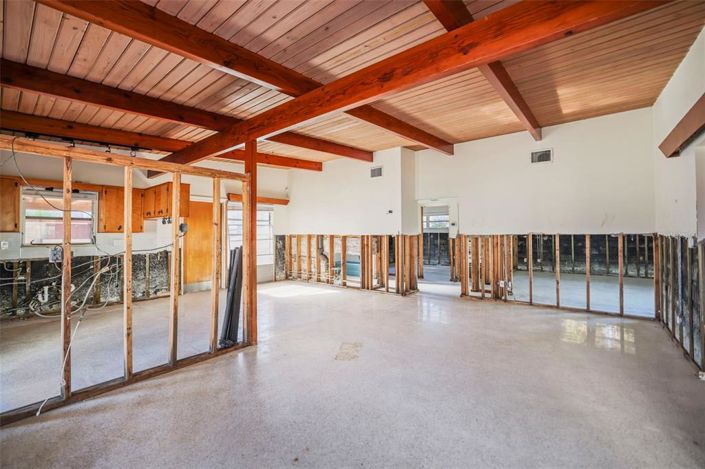 Image No.21-2 Bed Property for sale