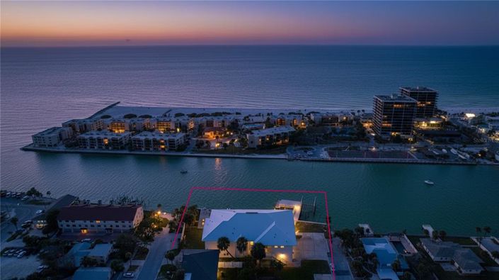 Image No.1-4 Bed Property for sale