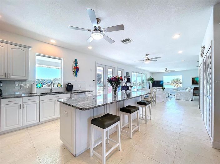 Image No.7-4 Bed Property for sale