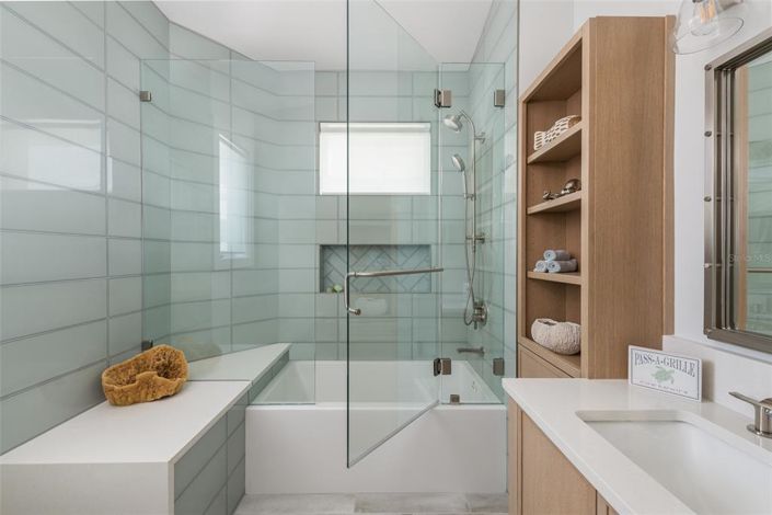 Image No.32-3 Bed Property for sale